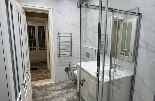 Baku Apartment | 4-bedroom apartment in delightful with WiFi, AC in center
