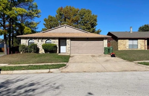 South Arlington House | 4-Bedroom Arlington Stay – Newbury Area