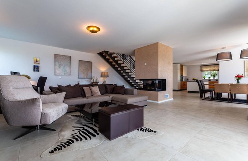 Gamboci House | 4 bedroom awesome home in GAMBOCI