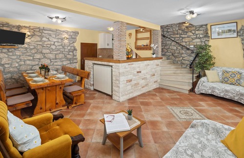 Nova Vas House | 4 bedroom awesome home in Nova Vas