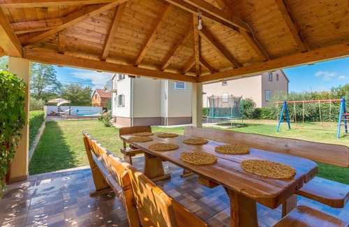 Pristeg House | 4 bedroom awesome home in Pristeg
