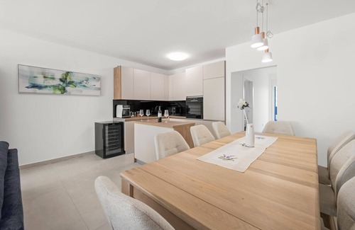Srima House | 4 bedroom awesome home in Srima