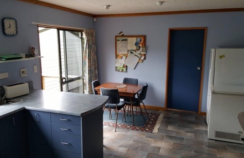 Kuratau House | 4 Bedroom Bach in Native Bush