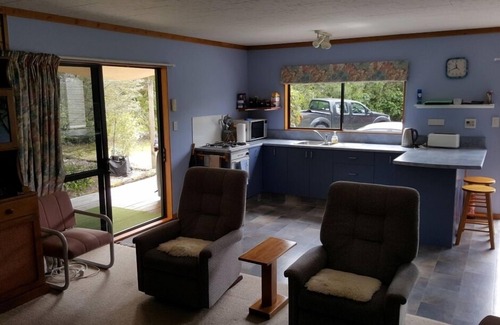 Kuratau House | 4 Bedroom Bach in Native Bush