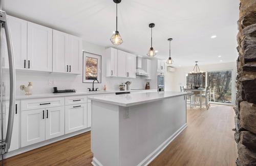 Mount Kisco House | 4-bedroom Barn house with WiFi, Fireplace, Firepit, BBQ Grill by hiking trails