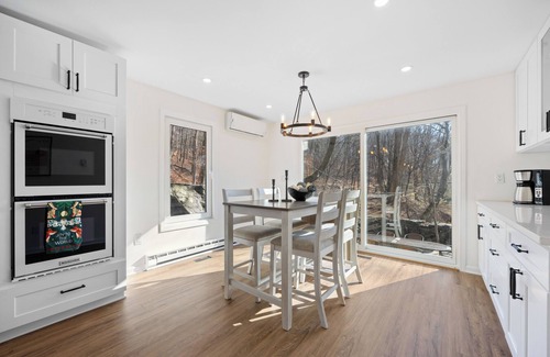 Mount Kisco House | 4-bedroom Barn house with WiFi, Fireplace, Firepit, BBQ Grill by hiking trails
