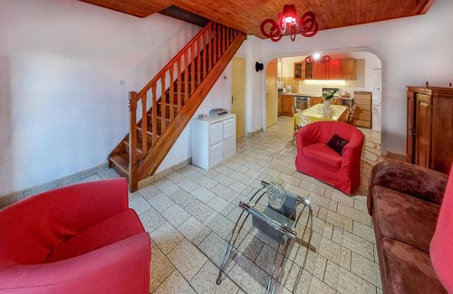 Lantriac House | 4 bedroom beautiful home in Lantriac