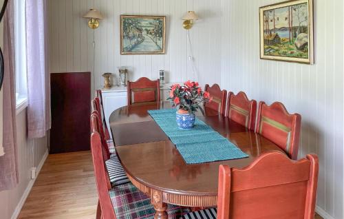 Grovfjord House | 4 Bedroom Beautiful Home In Grovfjord