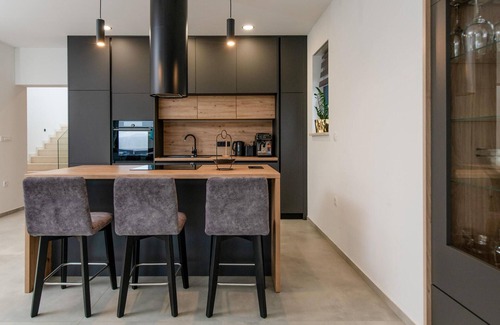 Rebici House | 4 bedroom beautiful home in Rebici