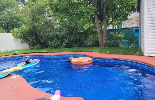 Blainville House | 4-bedroom bungalow in charming Blainville with fitness room and AC