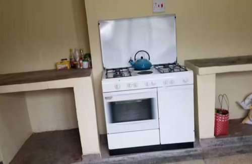 Kisoro House | 4-bedroom bungalow in delightful Kisoro with WiFi