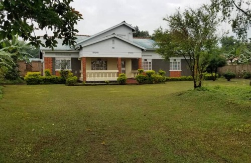 Kisoro House | 4-bedroom bungalow in delightful Kisoro with WiFi