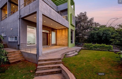 Bhugaon House | 4-bedroom bungalow in welcoming Pune with WiFi, AC