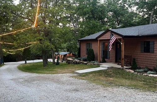 Imperial Cabin | 4 Bedroom Cabin Retreat