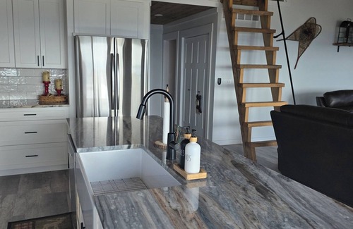 La Follette Cabin | 4 bedroom cabin with breath taking mountain top views, close to off road trails.