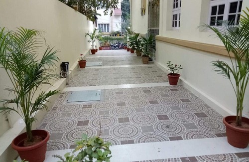 Punjagutta House | 4 bedroom centrally located spacious house in Banjara hills road number 3