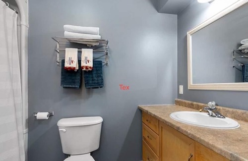 Flesherton Ski Chalet | 4 Bedroom Chalet Hike, Bike, Ski, Boat, ATV & Sled