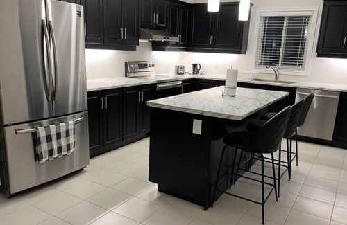 Welland House | 4 bedroom clean and spacious home