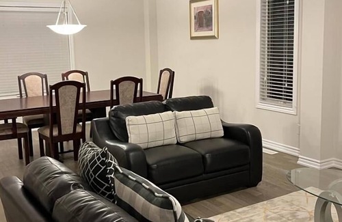 Welland House | 4 bedroom clean and spacious home