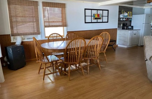 Coldwater Cottage | 4-bedroom cottage on wonderful Randall Lake, Coldwater, Michigan