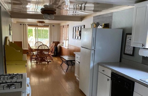Coldwater Cottage | 4-bedroom cottage on wonderful Randall Lake, Coldwater, Michigan