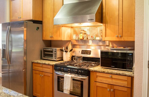 Wetmore House | 4-Bedroom Country Home in the Heart of San Antonio's Hills-n-Dale Neighborhood!
