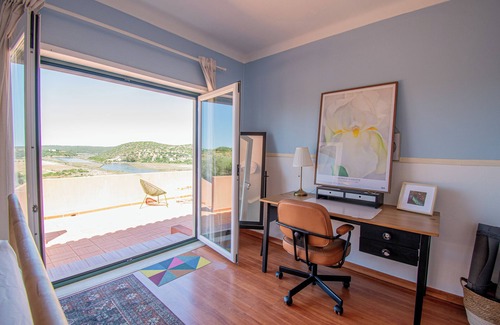 Silves House | 4-bedroom countryside villa with pool and peaceful river views