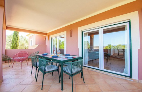 Silves House | 4-bedroom countryside villa with pool and peaceful river views