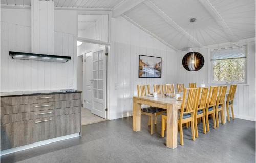 Klint House | 4 Bedroom Cozy Home In Nykøbing Sj