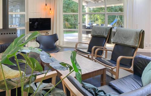 Klint House | 4 Bedroom Cozy Home In Nykøbing Sj