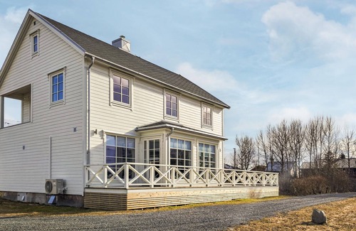 Tjeldsund House | 4 bedroom cozy home in Hol i Tjeldsund