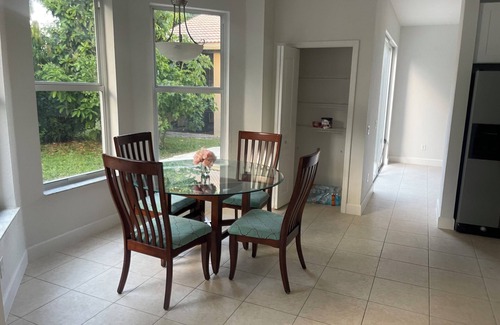Lake Worth House | 4-bedroom estate in fantastic Greenacres with AC, WiFi