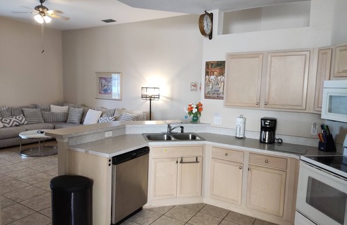 Calabay Parc Villa | 4 Bedroom Executive Villa with Pool & Spa, Games Room, Wifi and Large Gardenn