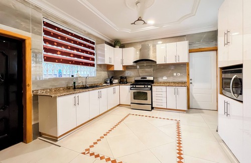 North Legon House | 4-bedroom family sized vacation home