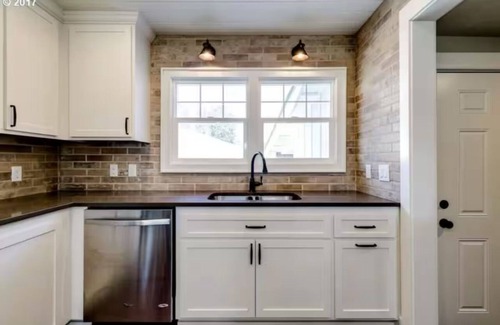 Eugene House | 4-bedroom Farm house near UofO and Autzen