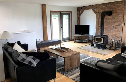 Grey Highlands Other | 4 bedroom farmhouse with pool in country setting near Blue Mountain Resort