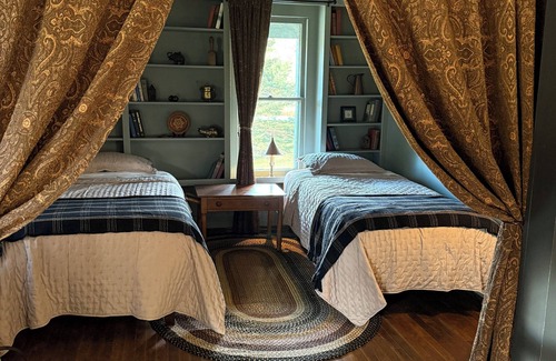 East Haven Other | 4-bedroom farmhouse near Burke Mtn and Kingdom Trails with WiFi