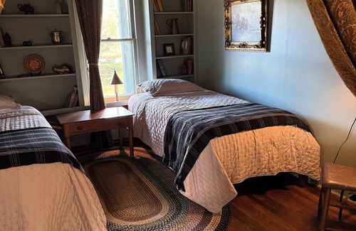 East Haven Other | 4-bedroom farmhouse near Burke Mtn and Kingdom Trails with WiFi