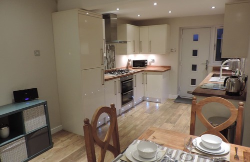 Rushmoor District House | 4 Bedroom Farnborough Airport Accommodation