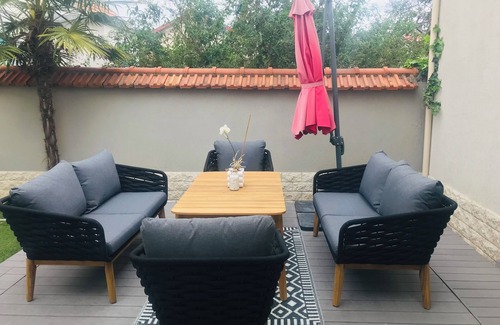 Adamville House | 4 Bedroom Private vacation home in Saint-Maur-des-FossÃ©s