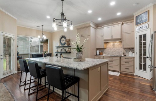 Bixby House | 4-Bedroom, Game Room, BBQ Grill, and Pool