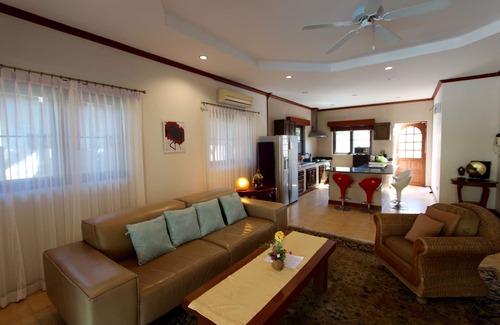 Pranburi Villa | 4 BEDROOM GARDEN VILLA NEAR BEACH