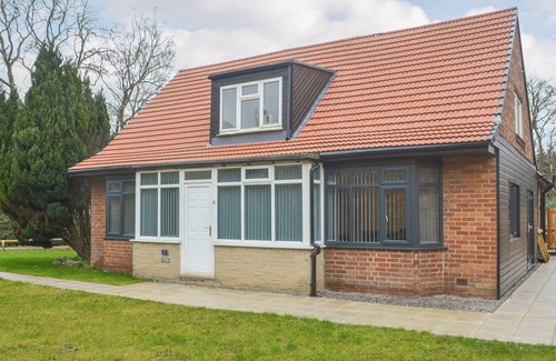 Newcastle-upon-Tyne Cottage | 4 bedroom accommodation in Benton, near Whitley Bay