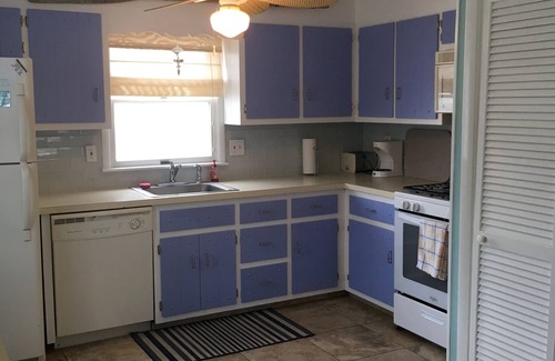 North Beach Haven House | 4 BEDROOM HOUSE ONE BLOCK FROM BEACH.