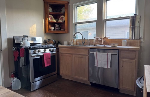 Wilmore House | 4-bedroom historic house near campus in Wilmore. Fragrance-free & mold-free