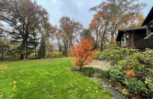 Murphy House | 4-bedroom house in beautiful Rogue River Oregon with WiFi, AC.