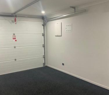 Papatoetoe House | 4 Bedroom holiday home at 99
