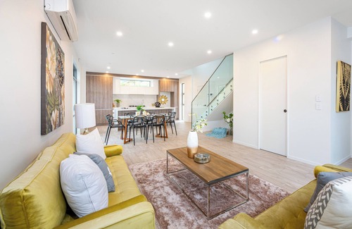 Royal Oak House | 4 Bedroom Holiday Home Epsom