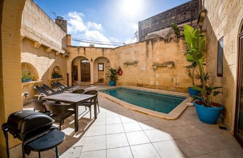 Xewkija House | 4 Bedroom Holiday Home with Private Pool