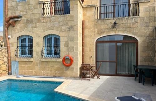 Xewkija House | 4 Bedroom Holiday Home with Private Pool